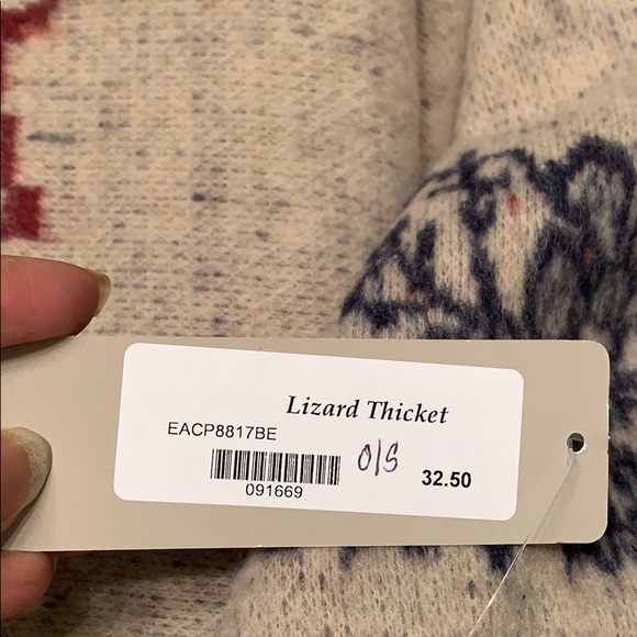 Poncho - Picture 3 of 7